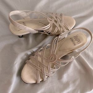 Size 8 1/2 memory foam kitten heel sandal